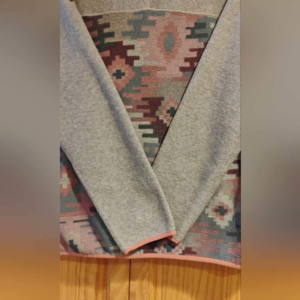 Women's Burton Hearth Fleece Pullover with a grey body and a colorful Pattern - Picture 6 of 6